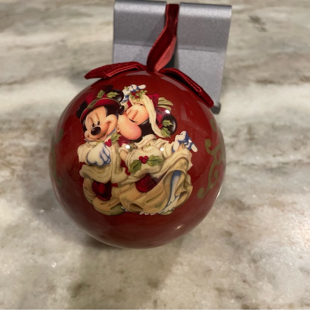 BNWOT Authentic Disney Parks Mickey and Minnie Ornament